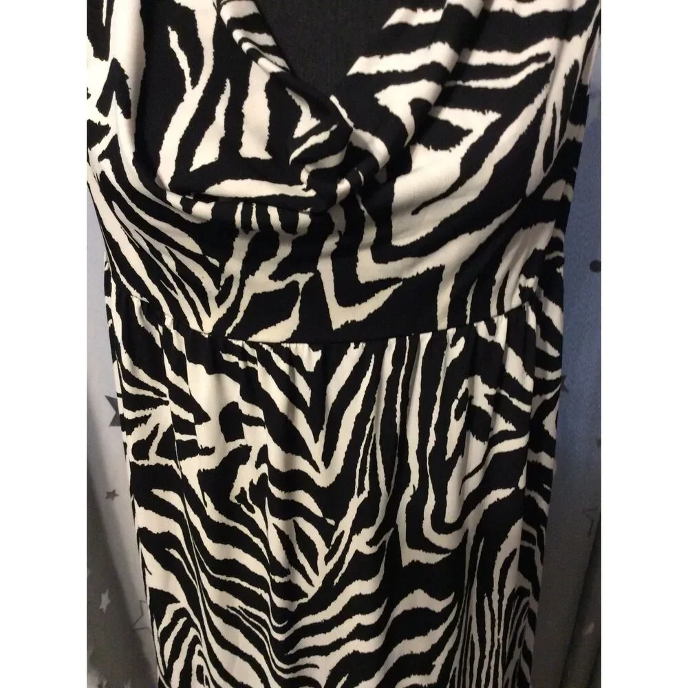New NWT Inc International V Neck Sleeveless Zebra Print Dress Sized Medium M
